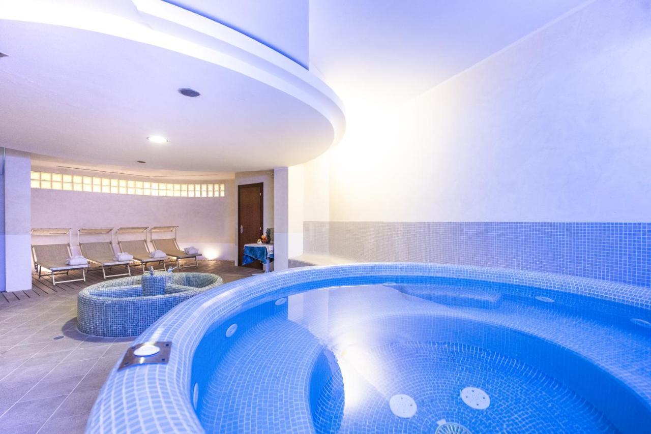 Blue Paradise Hotel San Mauro Mare Luaran gambar